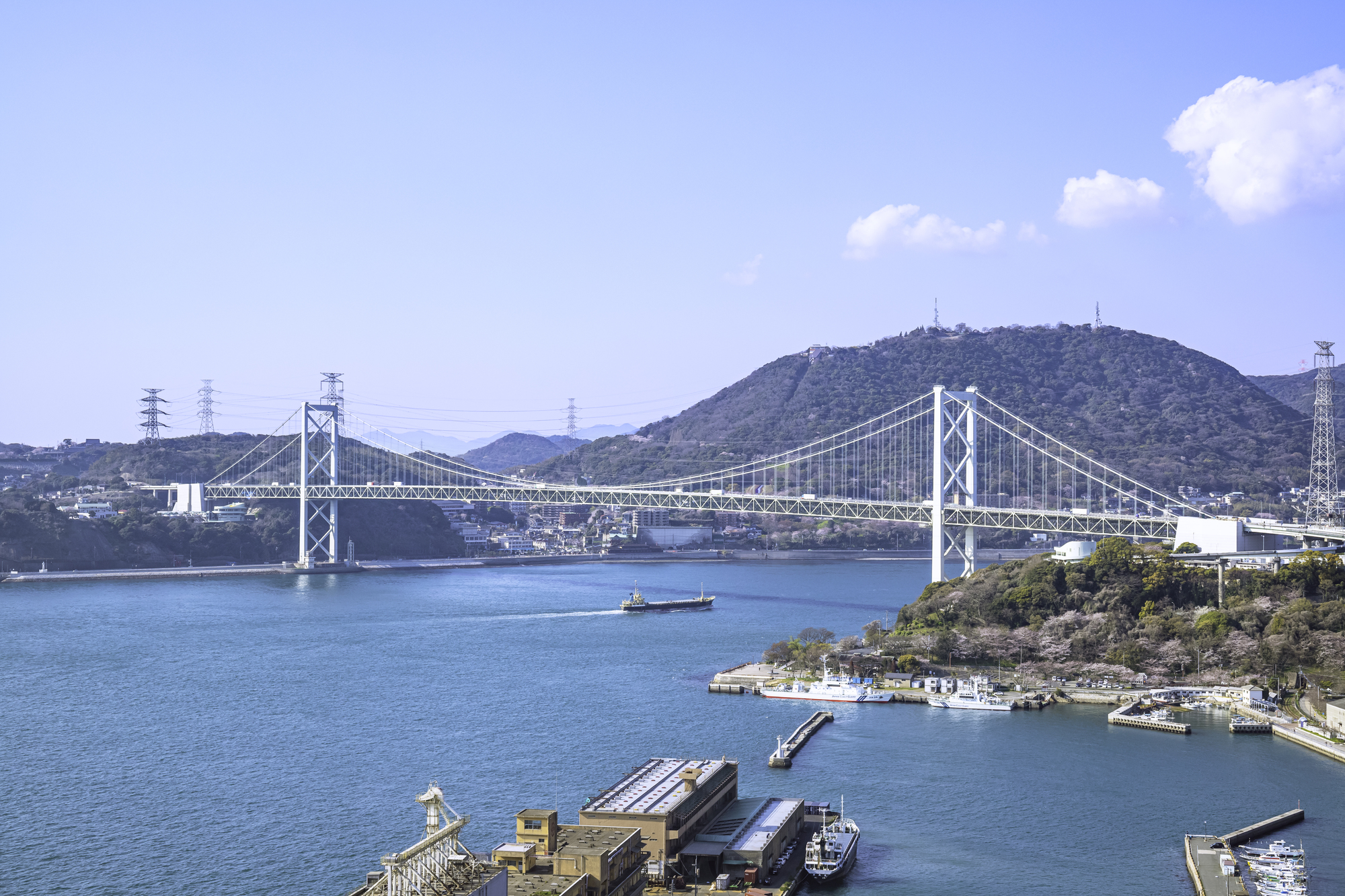 pixta_64800393_M